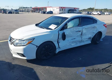 2017 Nissan Altima 2.5 S z USA, uszkodzony, nr VIN 1N4AL3AP2HC149373